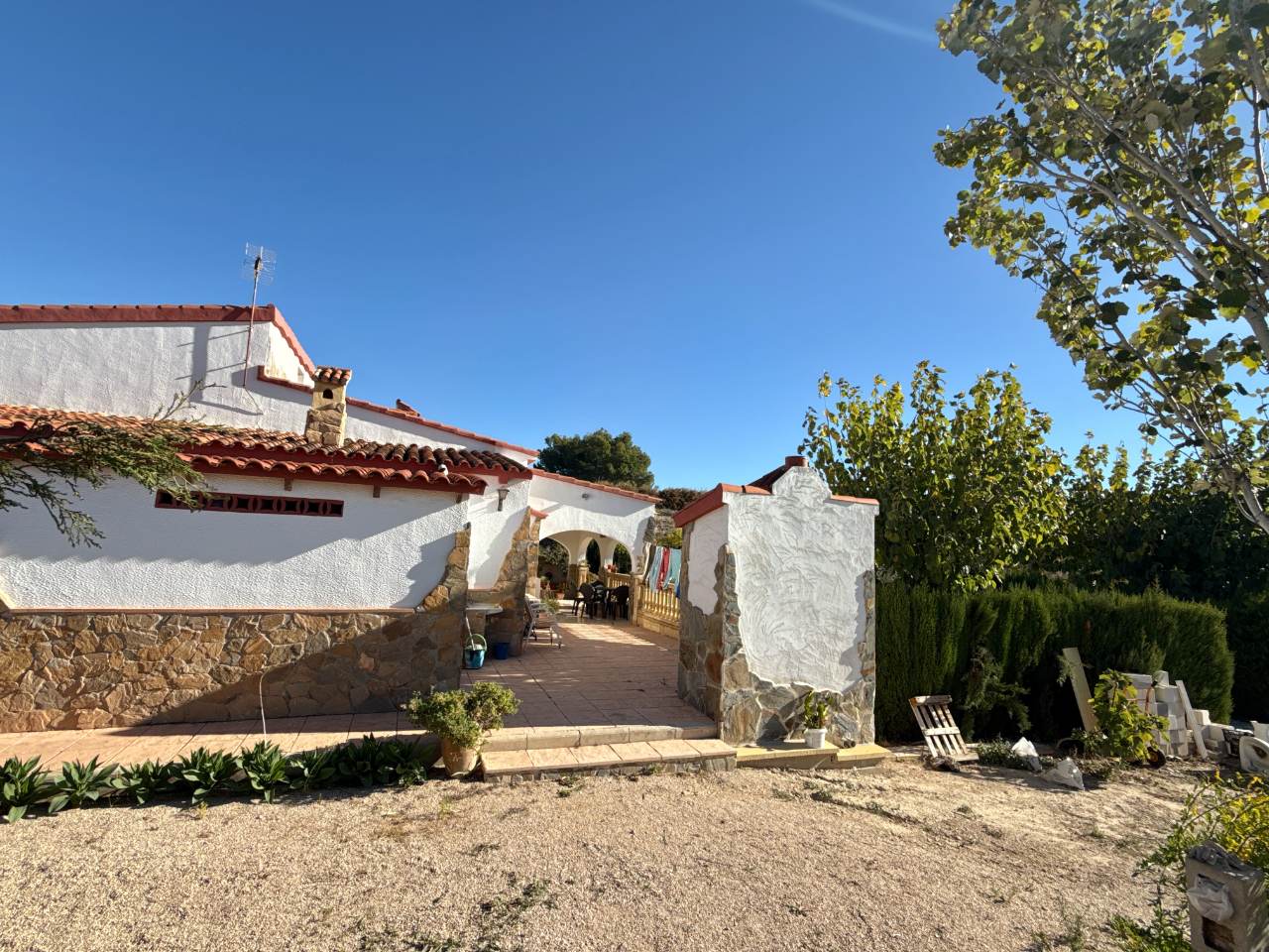 Chalet con piscina en partida Cucuch - Novelda