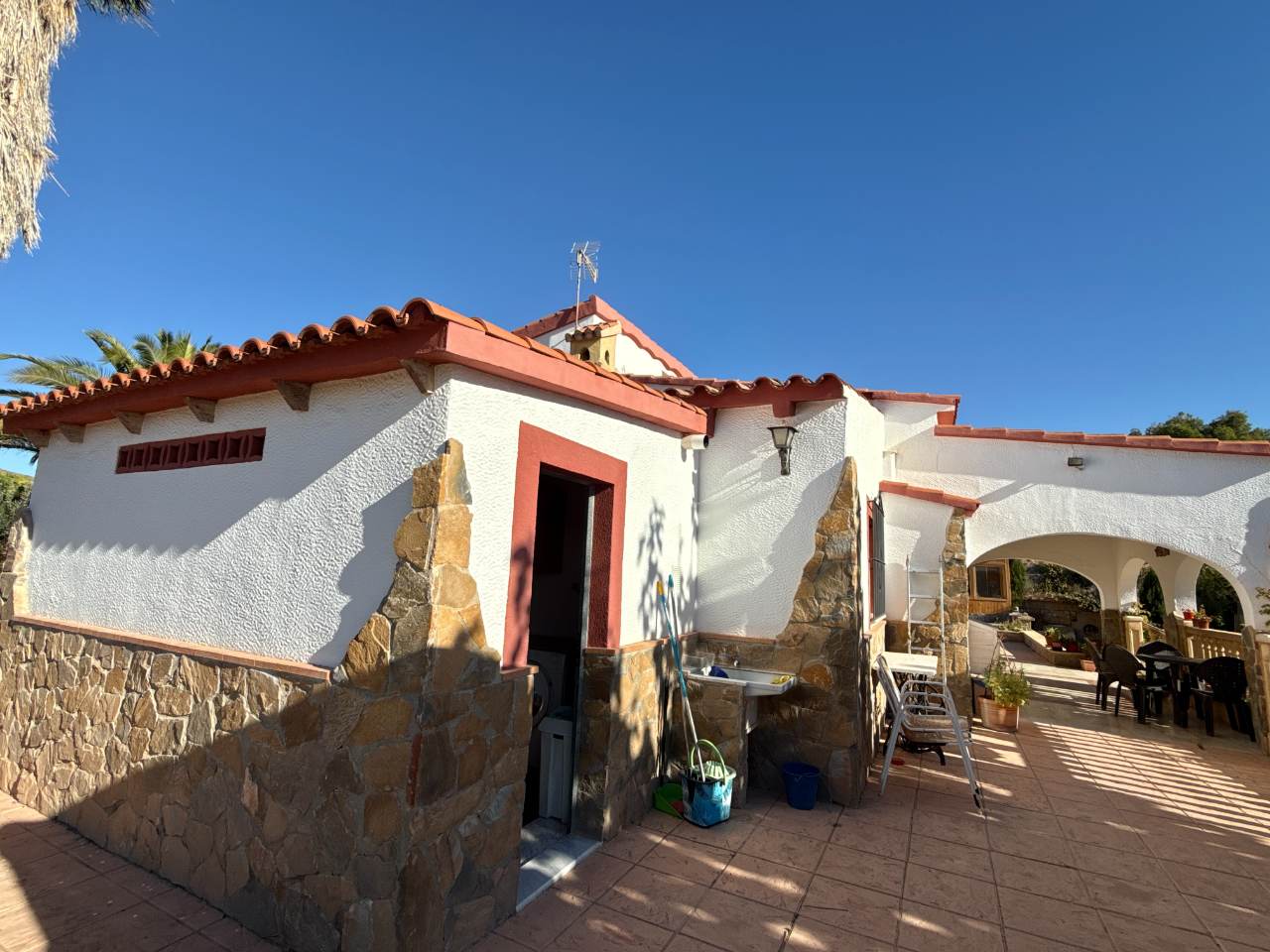 Chalet con piscina en partida Cucuch - Novelda